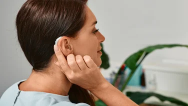 an example of a behind the ear hearing aid